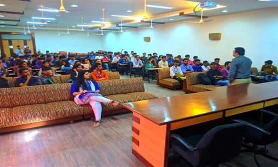 Expert Talk on Entrepreneurship & Startups at Parul University Diploma Studies(DS)